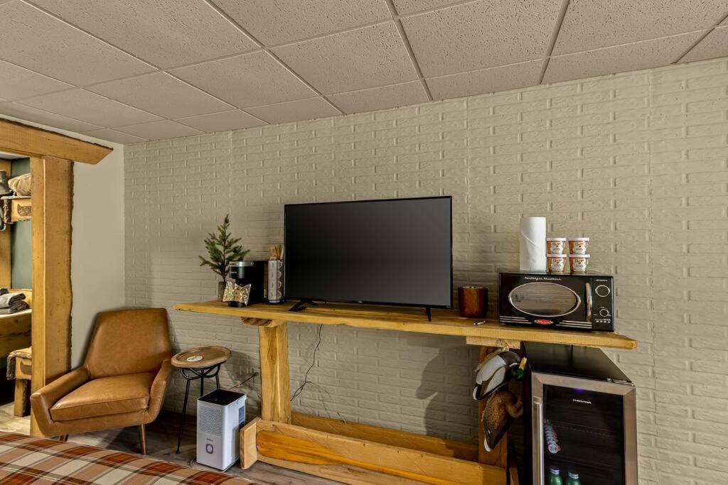 Stonegate Lodge Bed, Wifi, 50In Roku Tv, Salt Water Pool Room #109 ยูเรกาสปริงส์ ภายนอก รูปภาพ